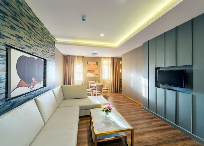 Royal Rattanakosin - Near Grand Palace & Khaosan Road Hotel