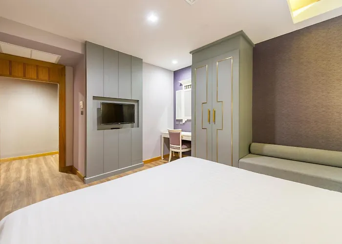 Hotel Royal Rattanakosin - Near Grand Palace & Khaosan Road