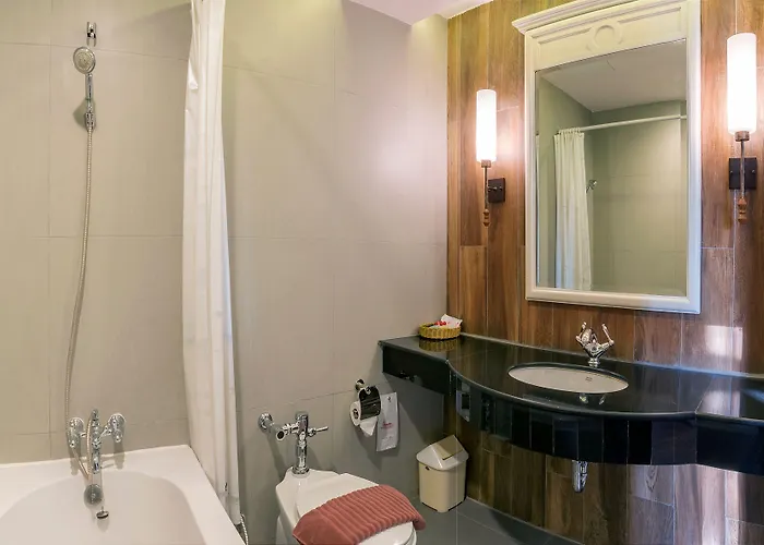 Royal Rattanakosin - Near Grand Palace & Khaosan Road 酒店 4*